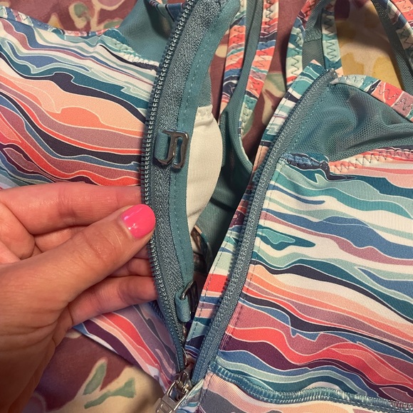 Handful The Closer Ripple Effect - Picture 4 of 4